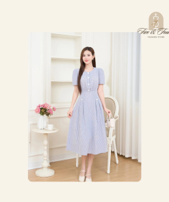 Chân váy kẻ sọc xếp ly tay bồng đính cúc trang trí khóa kéo sau
